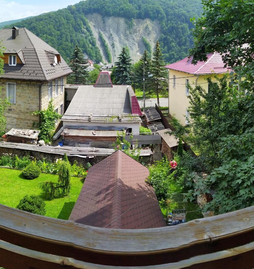 Guest House Shafran Yaremche Exterior photo
