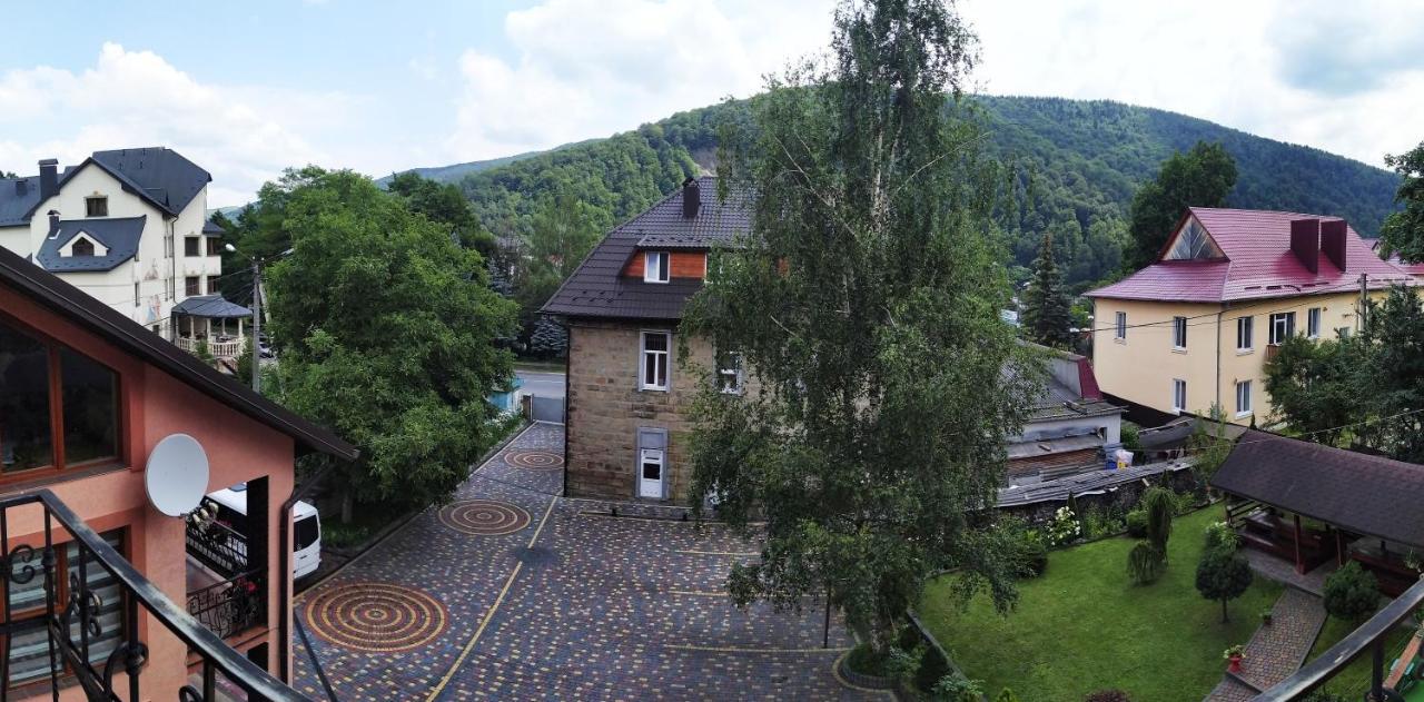 Guest House Shafran Yaremche Exterior photo